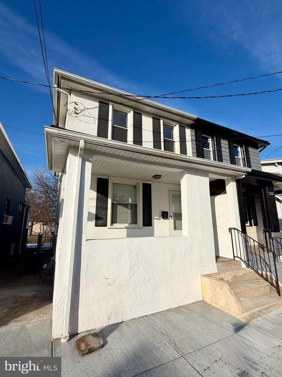 335 W BUCK ST, Paulsboro, NJ 08066