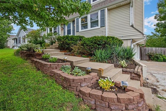 7005 MICHAEL Lane, Pleasant Valley, MO 64068