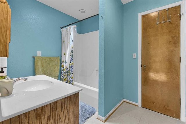 7005 MICHAEL Lane, Pleasant Valley, MO 64068