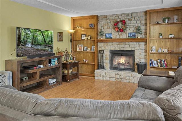 7005 MICHAEL Lane, Pleasant Valley, MO 64068