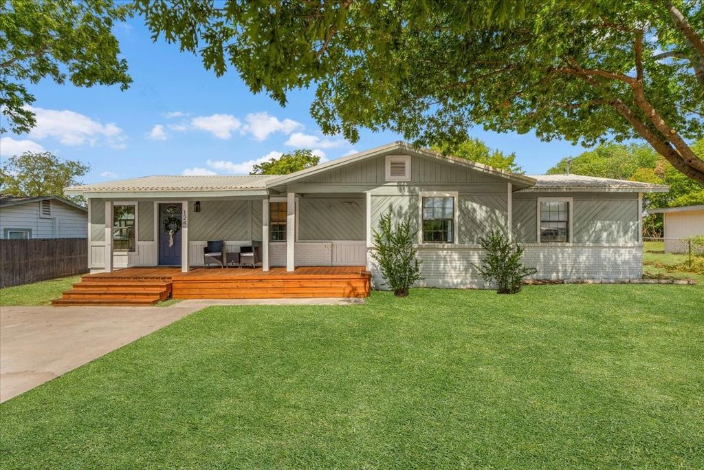 124 James Street, Aledo, TX 76008 — exterior