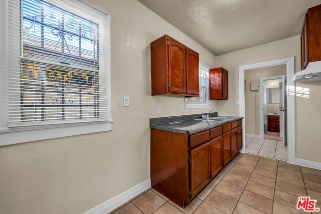 1502 W 62nd Street, Los Angeles, CA 90047