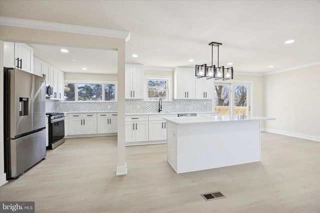 206 MIMOSA DR, Cherry Hill, NJ 08003