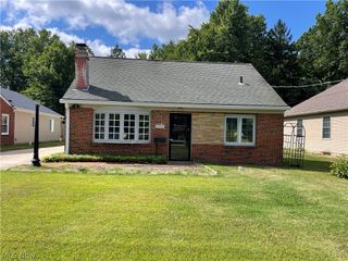 25941 Myrtle Avenue, Olmsted Falls, OH 44138