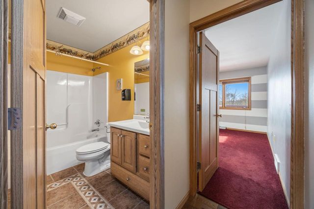 N1617 Carlin ROAD, Fort Atkinson, WI 53538