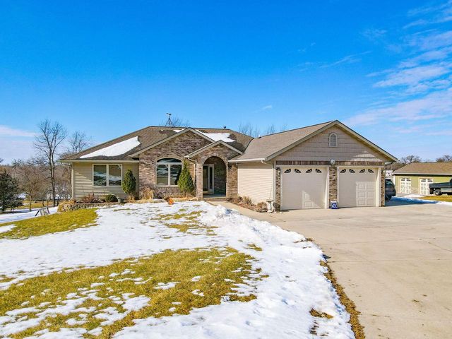 N1617 Carlin ROAD, Fort Atkinson, WI 53538