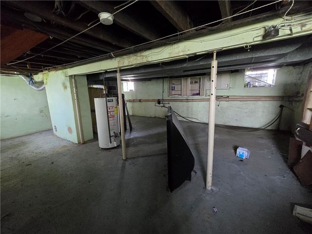 2620 Skyline Drive, West Mifflin, PA 15122