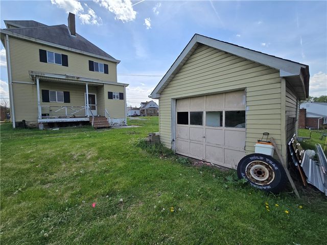 2620 Skyline Drive, West Mifflin, PA 15122
