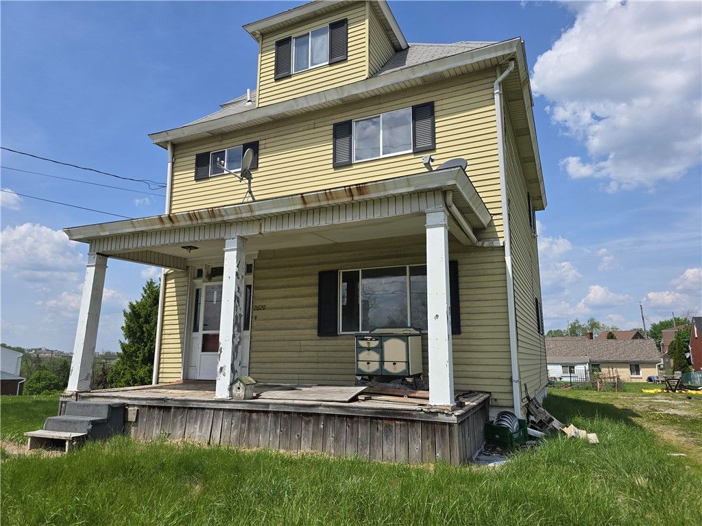 2620 Skyline Drive, West Mifflin, PA 15122