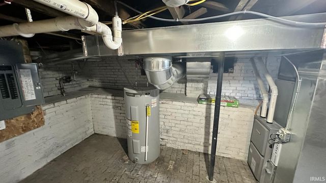 1222 W Franklin Street, Elkhart, IN 46516