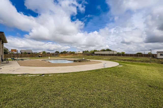 150 Fire Wheel Drive, Waxahachie, TX 75167