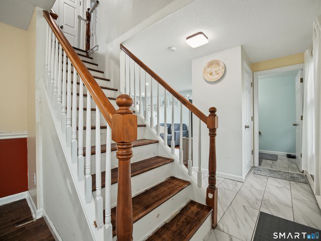 46 Bentley Drive, Manchester, CT 06042