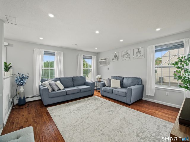 46 Bentley Drive, Manchester, CT 06042