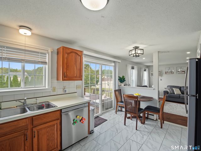 46 Bentley Drive, Manchester, CT 06042