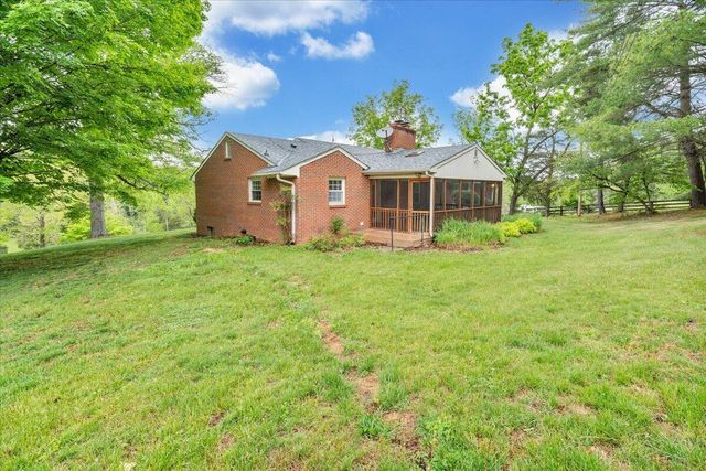 9590 Lee Hwy, Fincastle, VA 24090