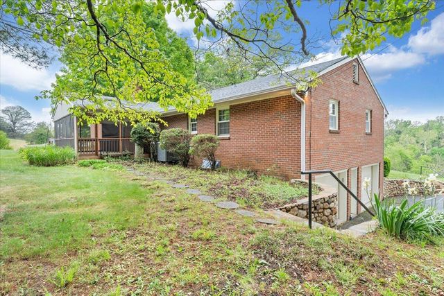 9590 Lee Hwy, Fincastle, VA 24090