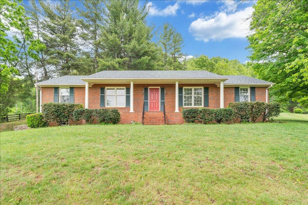 9590 Lee Hwy, Fincastle, VA 24090