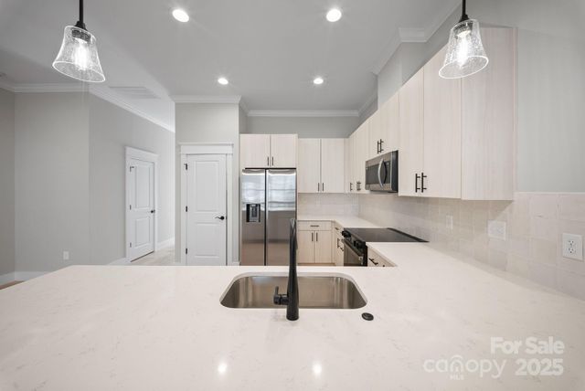 105 Collin Place 2, Asheville, NC 28804