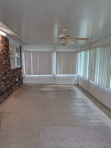 1453 E Paradise Park Street, Claremore, OK 74017