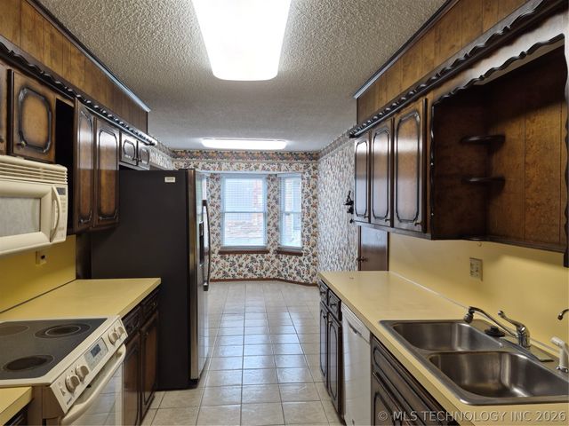 1453 E Paradise Park Street, Claremore, OK 74017