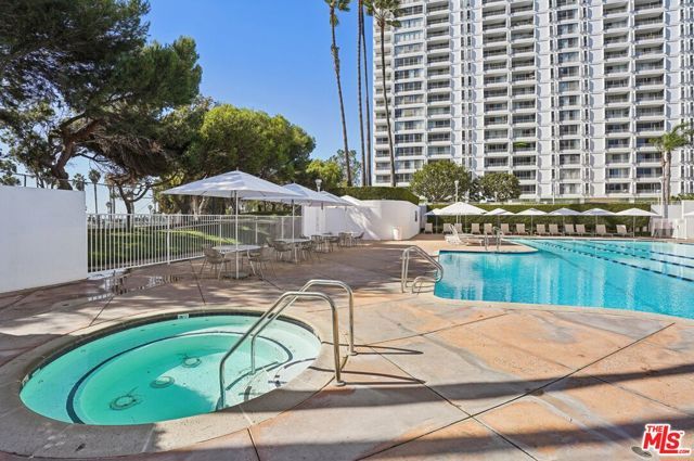 2700 Neilson Way 1033, Santa Monica, CA 90405