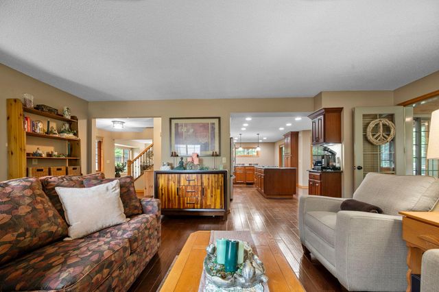 12500 Dorchester Trail, Apple Valley, MN 55124