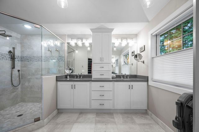 12500 Dorchester Trail, Apple Valley, MN 55124