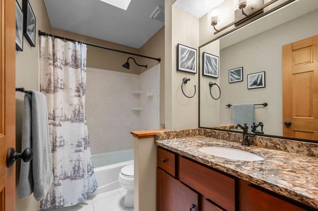 12500 Dorchester Trail, Apple Valley, MN 55124