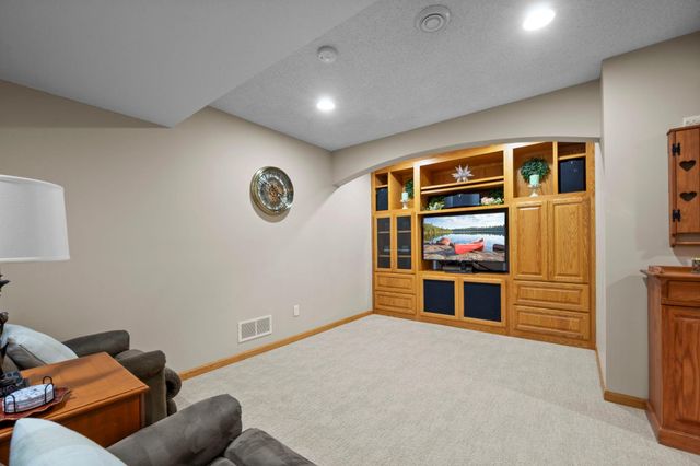 12500 Dorchester Trail, Apple Valley, MN 55124