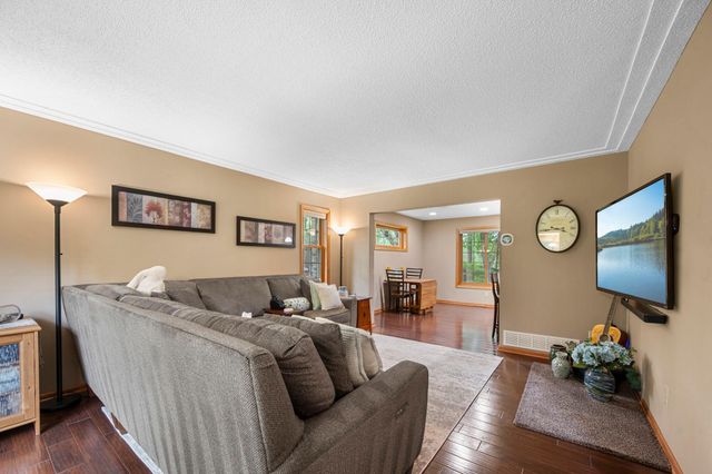 12500 Dorchester Trail, Apple Valley, MN 55124
