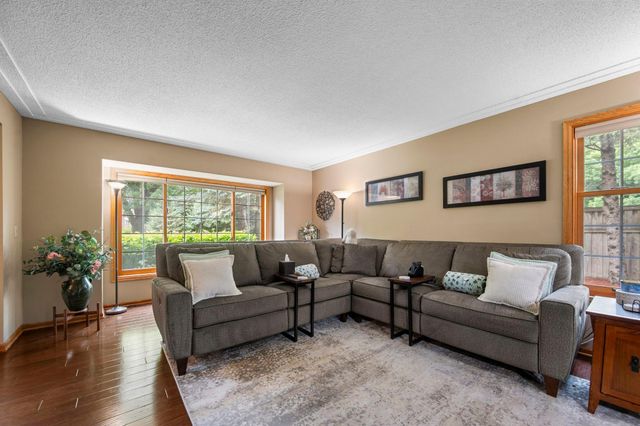 12500 Dorchester Trail, Apple Valley, MN 55124
