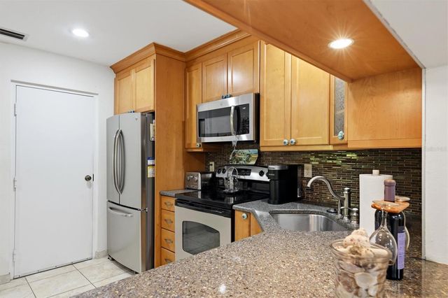 3351 THORNWOOD ROAD 3351, Sarasota, FL 34231