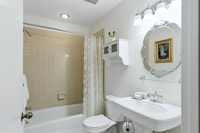 3351 THORNWOOD ROAD 3351, Sarasota, FL 34231