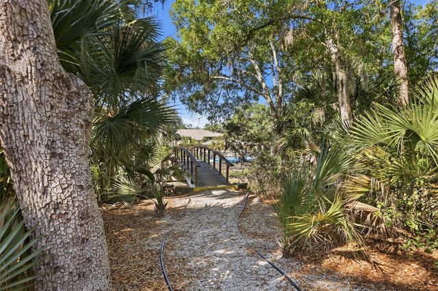 3351 THORNWOOD ROAD 3351, Sarasota, FL 34231