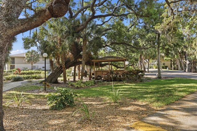 3351 THORNWOOD ROAD 3351, Sarasota, FL 34231