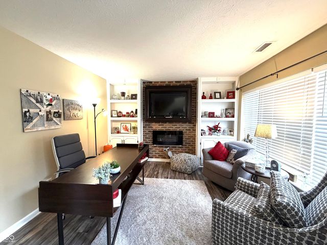 8222 Katrina Way, Fishers, IN 46038