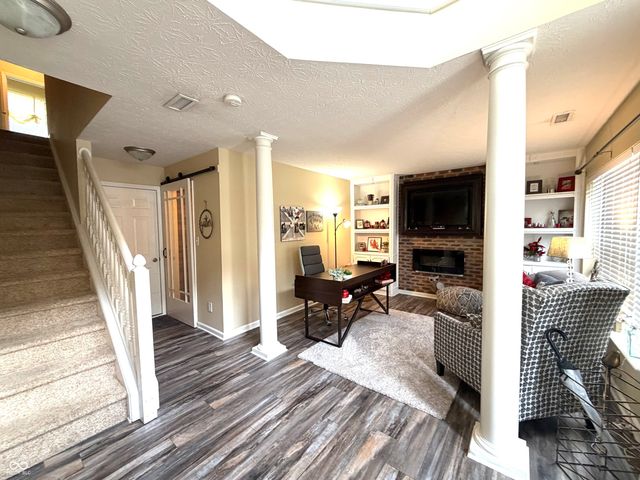 8222 Katrina Way, Fishers, IN 46038