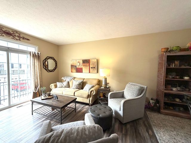 8222 Katrina Way, Fishers, IN 46038