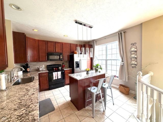 8222 Katrina Way, Fishers, IN 46038