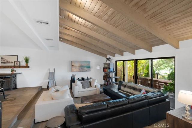 23034 Park Sorrento, Calabasas, CA 91302