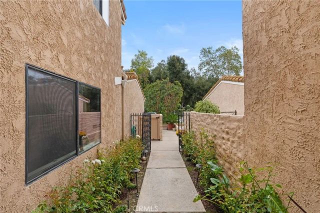 23034 Park Sorrento, Calabasas, CA 91302