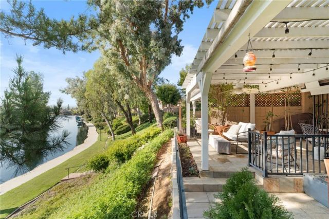 23034 Park Sorrento, Calabasas, CA 91302
