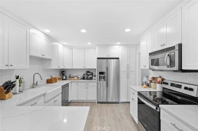 23034 Park Sorrento, Calabasas, CA 91302