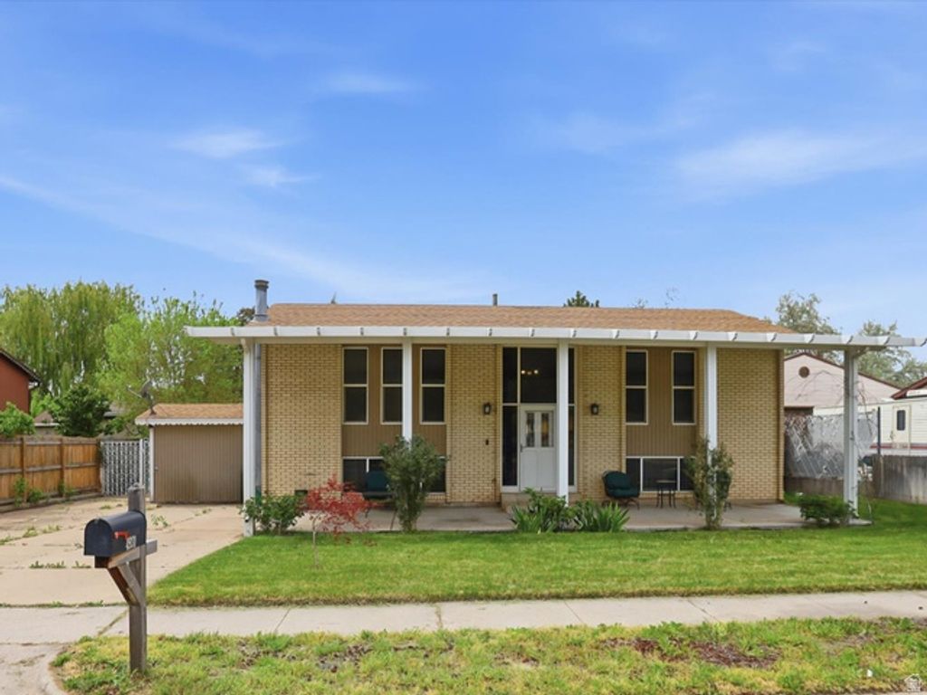 4931 S 2825 W, Roy, UT 84067