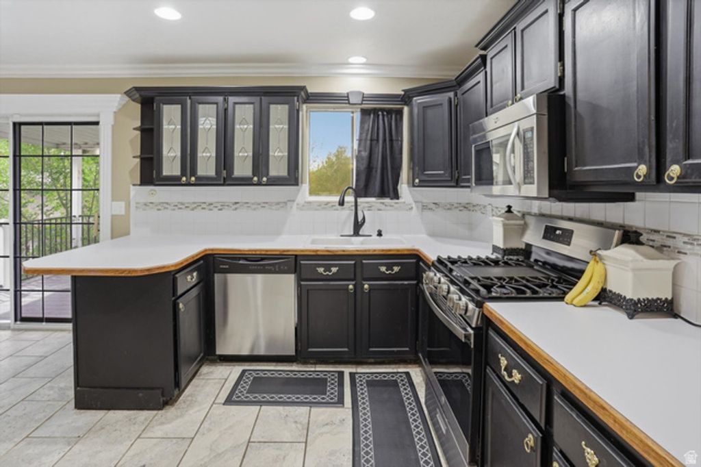 Image 16 of property listing at 4931 S 2825 W, Roy, UT 84067