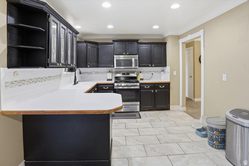 Image 18 of property listing at 4931 S 2825 W, Roy, UT 84067