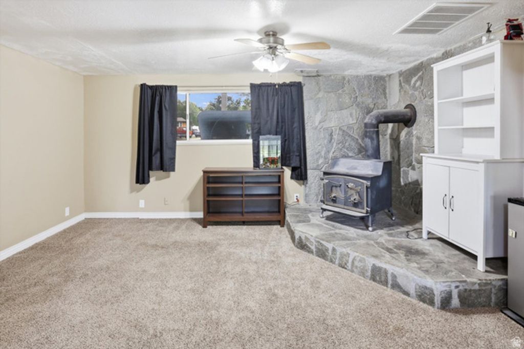 Image 20 of property listing at 4931 S 2825 W, Roy, UT 84067