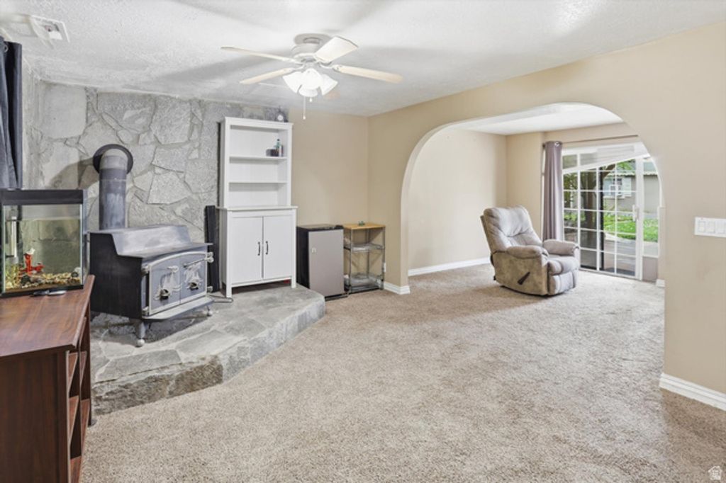 Image 21 of property listing at 4931 S 2825 W, Roy, UT 84067