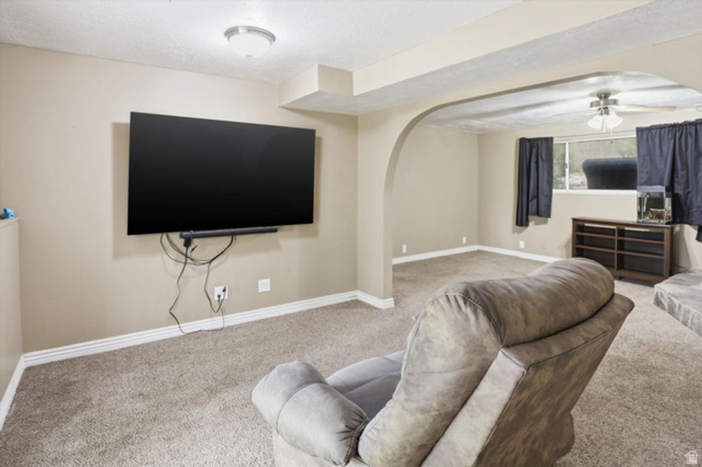 Image 22 of property listing at 4931 S 2825 W, Roy, UT 84067