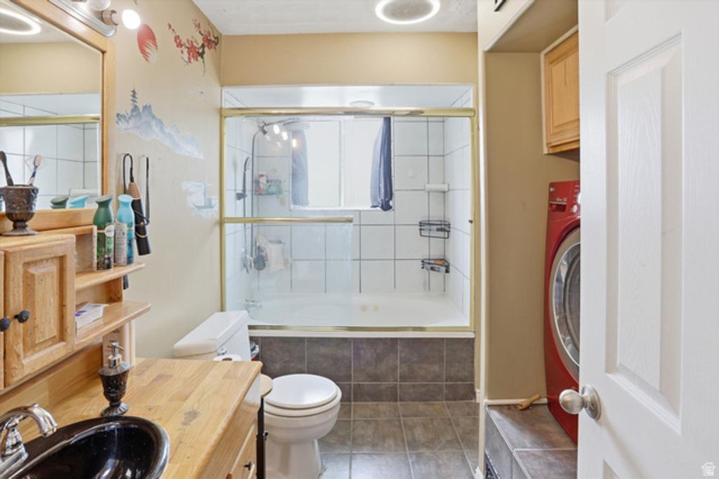 Image 30 of property listing at 4931 S 2825 W, Roy, UT 84067